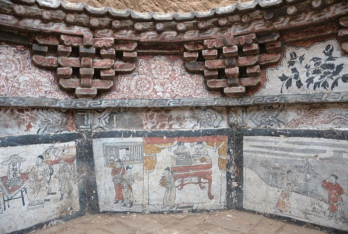 Octagonal-tomb-walls